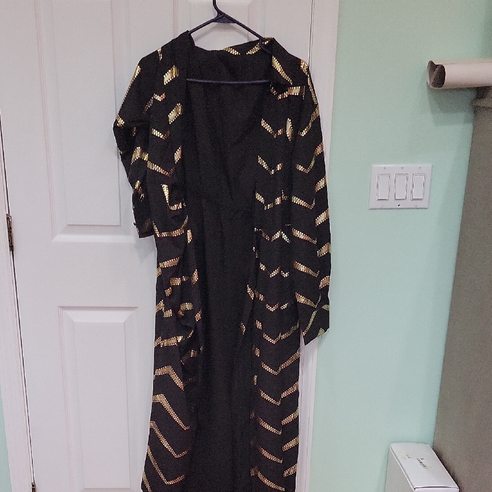 Black Long-Sleeve Evening Dress with Gold Chevron Sequin Overlay